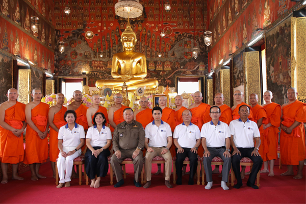 จัดพิธีบรรพชาอุปสมบทหมู่